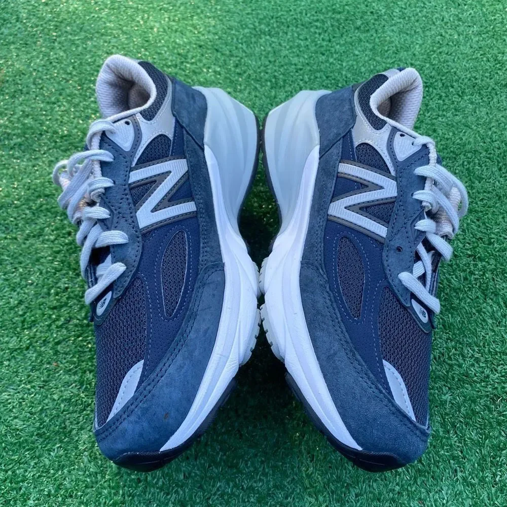 NEW BALANCE 990 V6 - Women’s Running Shoes - SIZE 8.5
